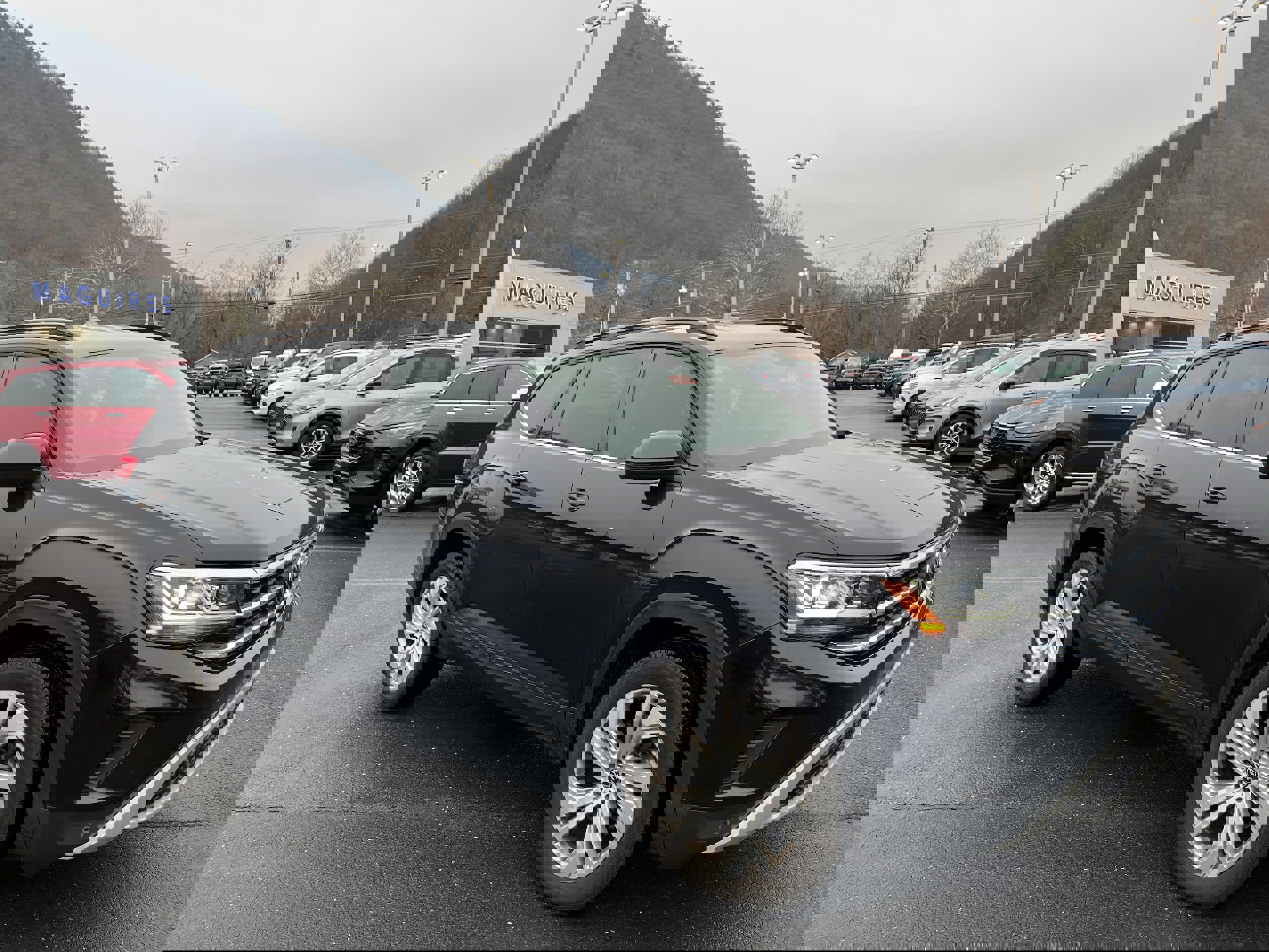 Used 2021 Volkswagen Atlas SE image 3
