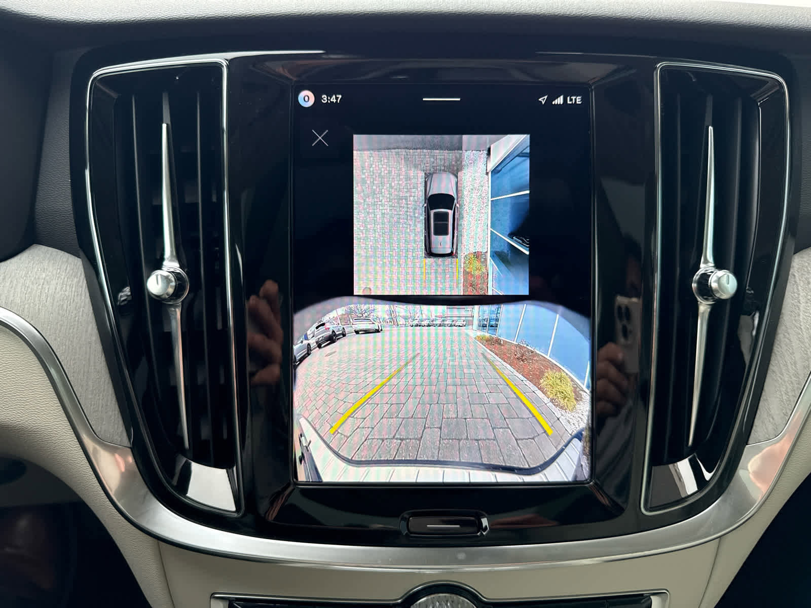 New 2026 Volvo V60 B5 Cross Country Plus w/ Protection Package Premier image 44