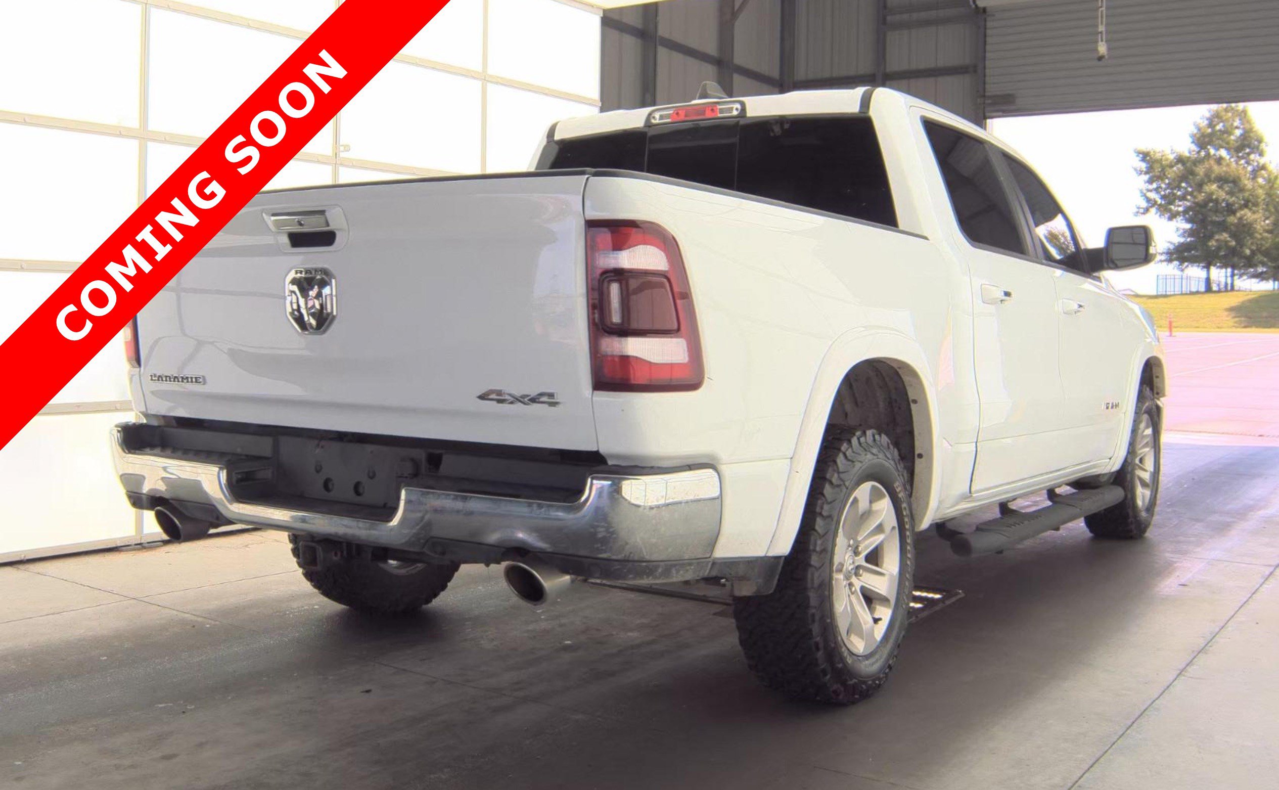 Used 2022 RAM 1500 Laramie AWD/4WD image 5