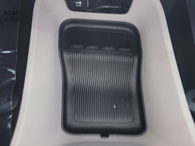 Certified 2024 Chrysler Pacifica Touring-L FWD image 23