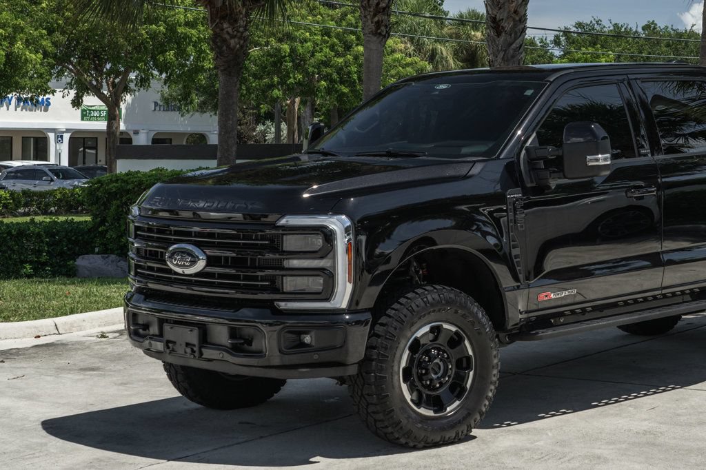 Used 2025 Ford F250 Platinum w/ Tremor Off-Road Package AWD/4WD image 2