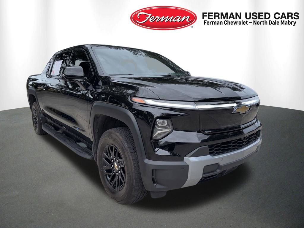 Used 2025 Chevrolet Silverado EV LT AWD/4WD image 2