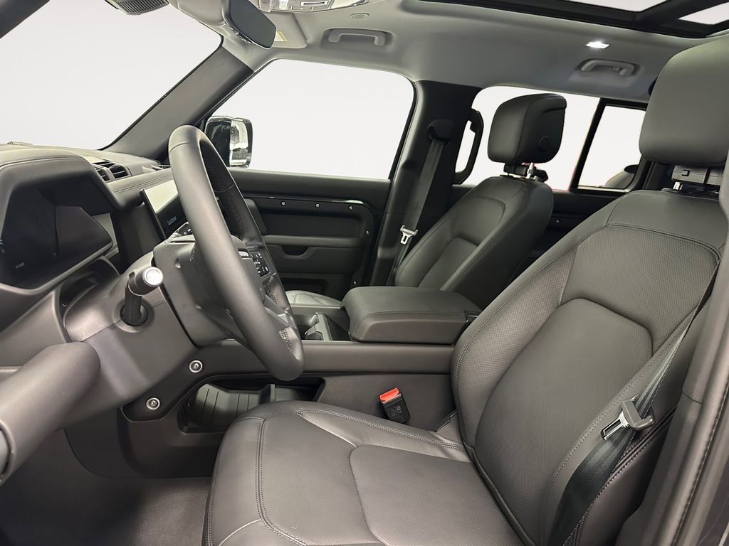 New 2026 Land Rover Defender 110 X-Dynamic SE image 9