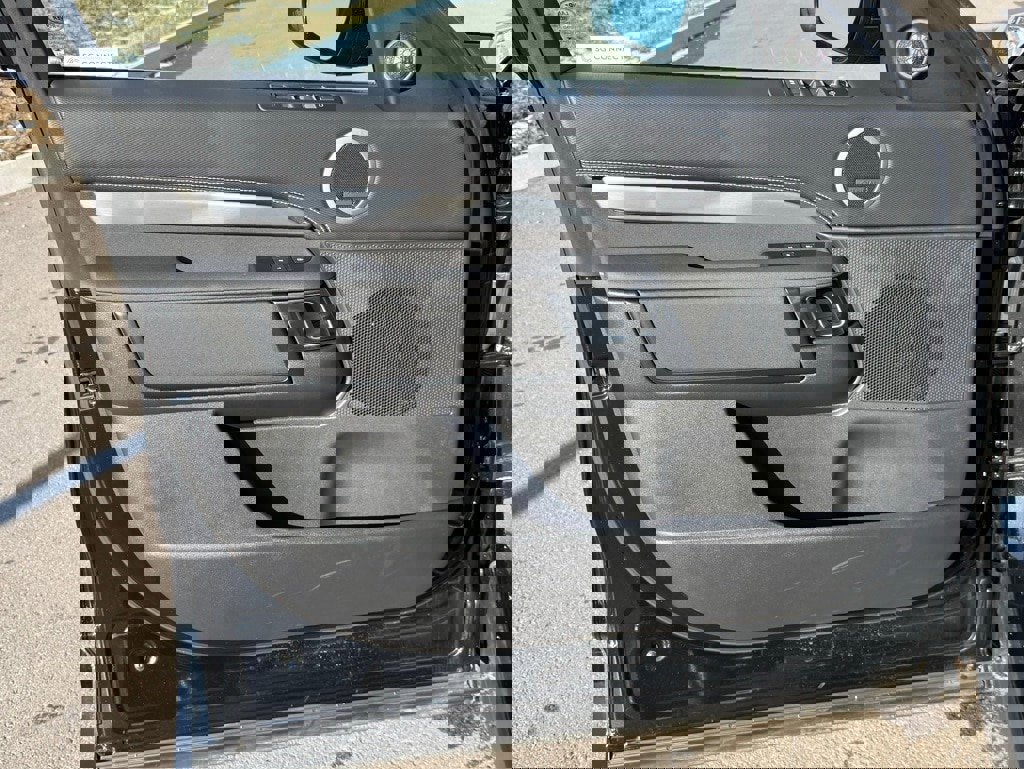 Certified 2025 Land Rover Discovery Dynamic SE image 14