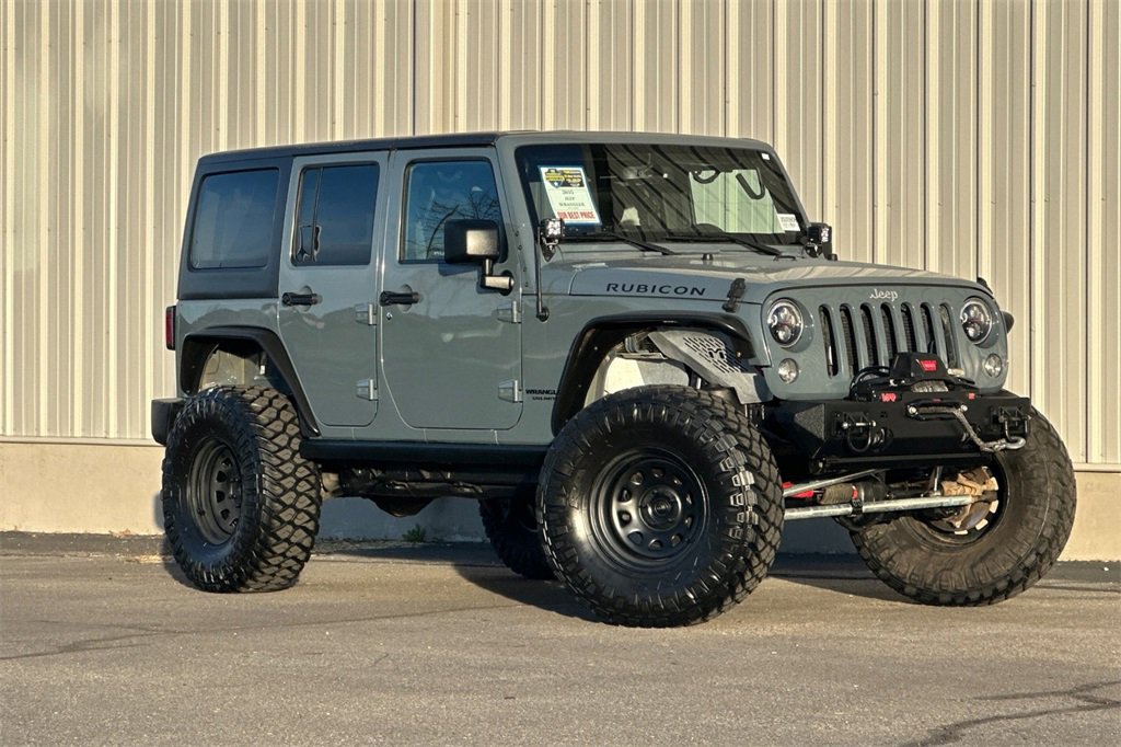 Used 2015 Jeep Wrangler Unlimited Rubicon w/ Connectivity Group image 2