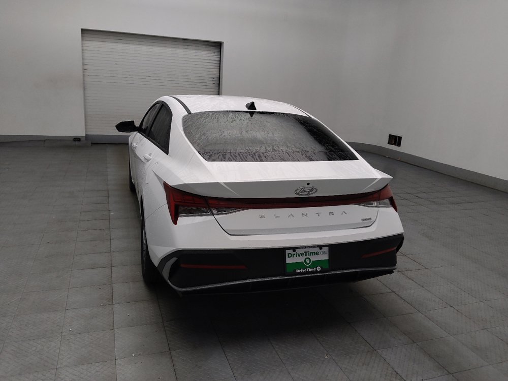 Used 2024 Hyundai Elantra Blue FWD image 6