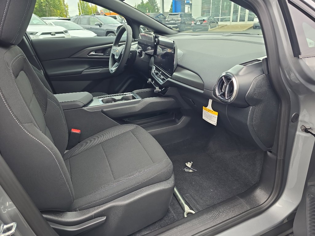 New 2026 Chevrolet Equinox EV LT image 15