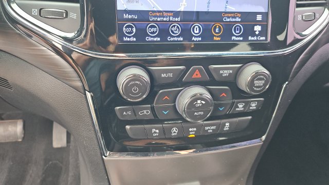 Used 2020 Jeep Grand Cherokee Altitude RWD image 25