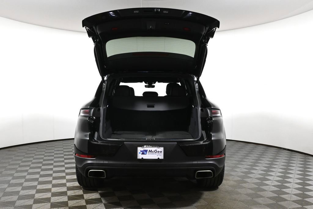 Used 2025 Porsche Cayenne AWD/4WD image 37