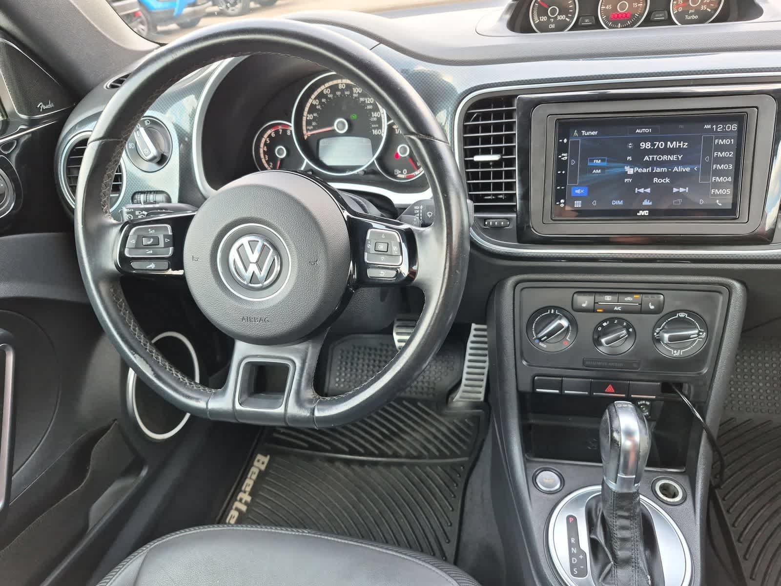 Used 2013 Volkswagen Beetle 2.0T FWD image 15