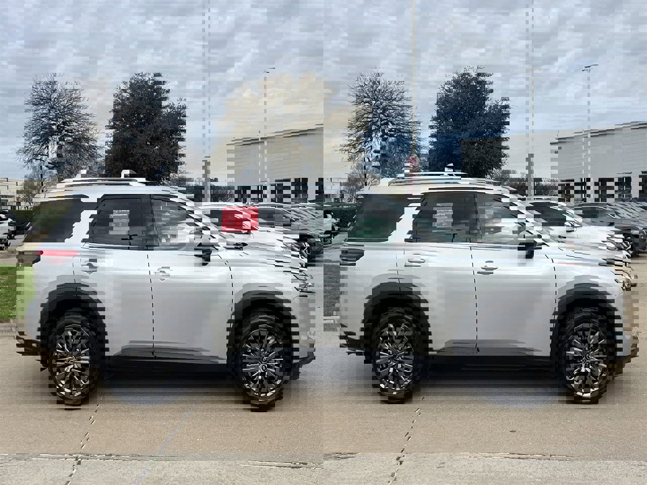 Certified 2023 Nissan Pathfinder SL w/ SL Premium Package image 3