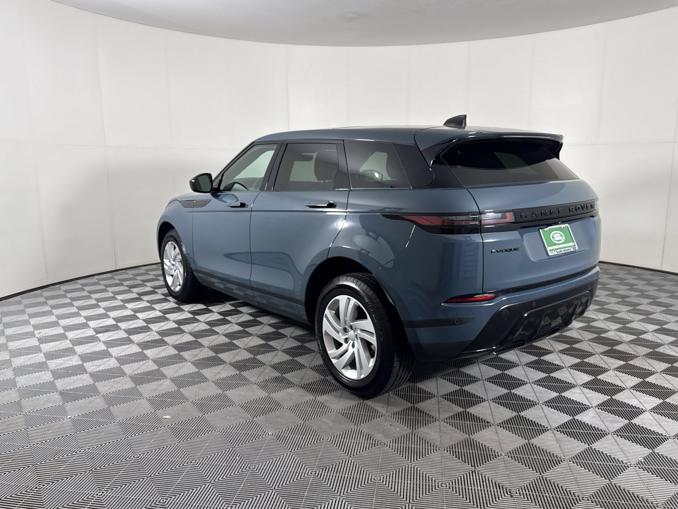 Used 2024 Land Rover Range Rover Evoque S AWD/4WD image 3