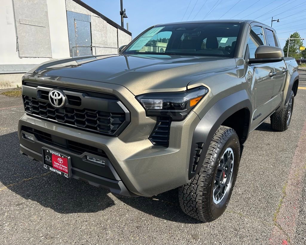 Certified 2024 Toyota Tacoma TRD Off-Road AWD/4WD image 1