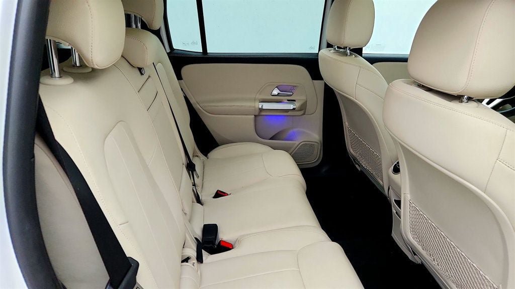 Used 2023 Mercedes-Benz GLB 250 4MATIC w/ Premium Package image 21