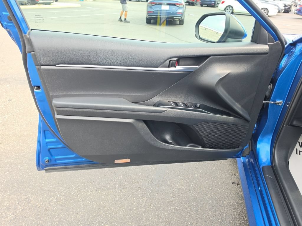 Used 2019 Toyota Camry LE FWD image 21