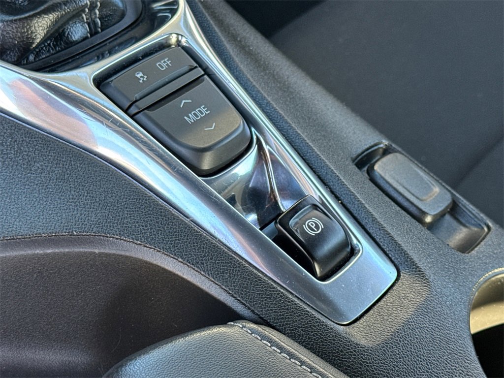 Used 2020 Chevrolet Camaro LT image 22
