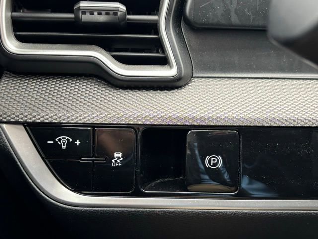 Certified 2024 Kia Sportage LX image 15