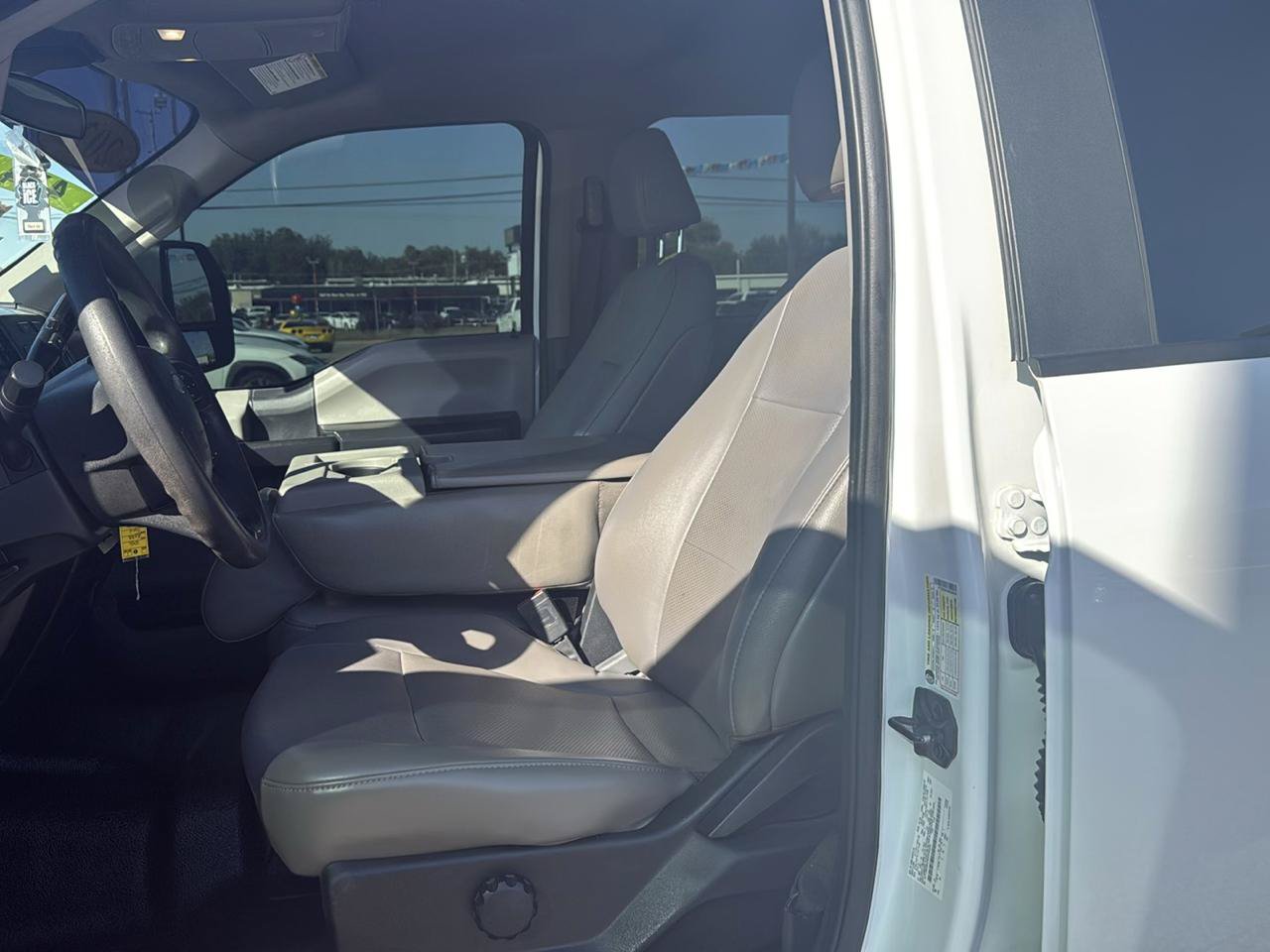 Used 2022 Ford F250 XL w/ Power Equipment Group AWD/4WD image 9