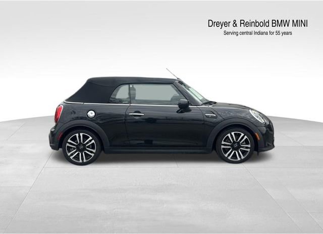 Used 2023 MINI Cooper S w/ Signature Upholstery Package video 2