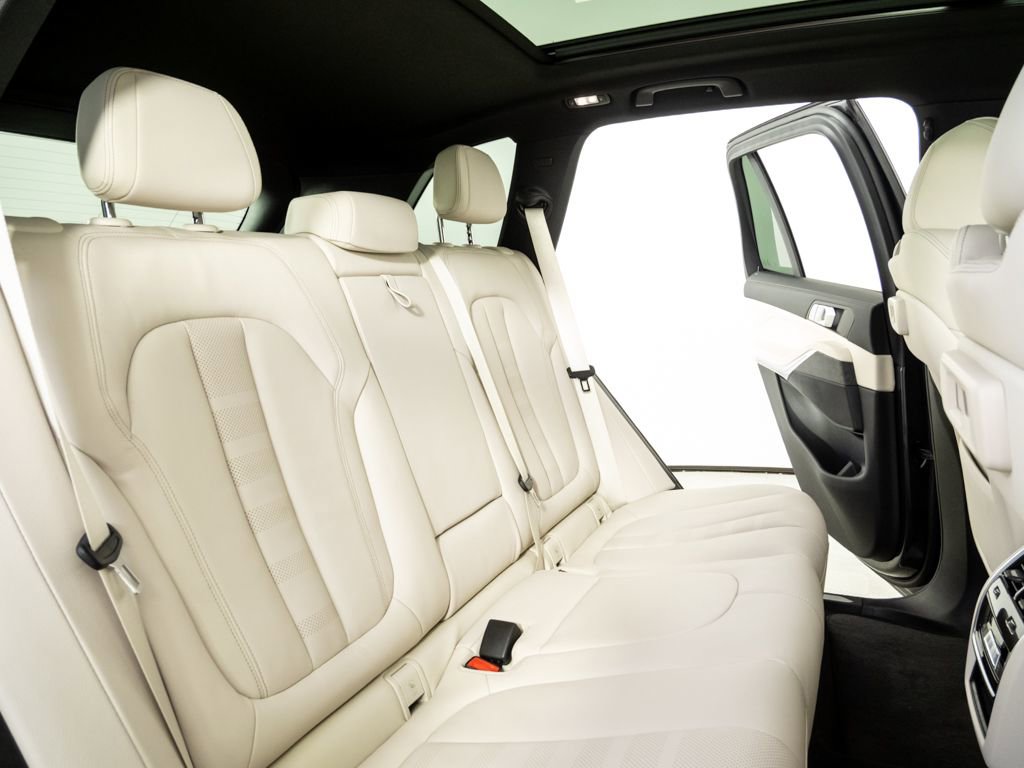 Used 2022 BMW X5 sDrive40i w/ Premium Package image 21