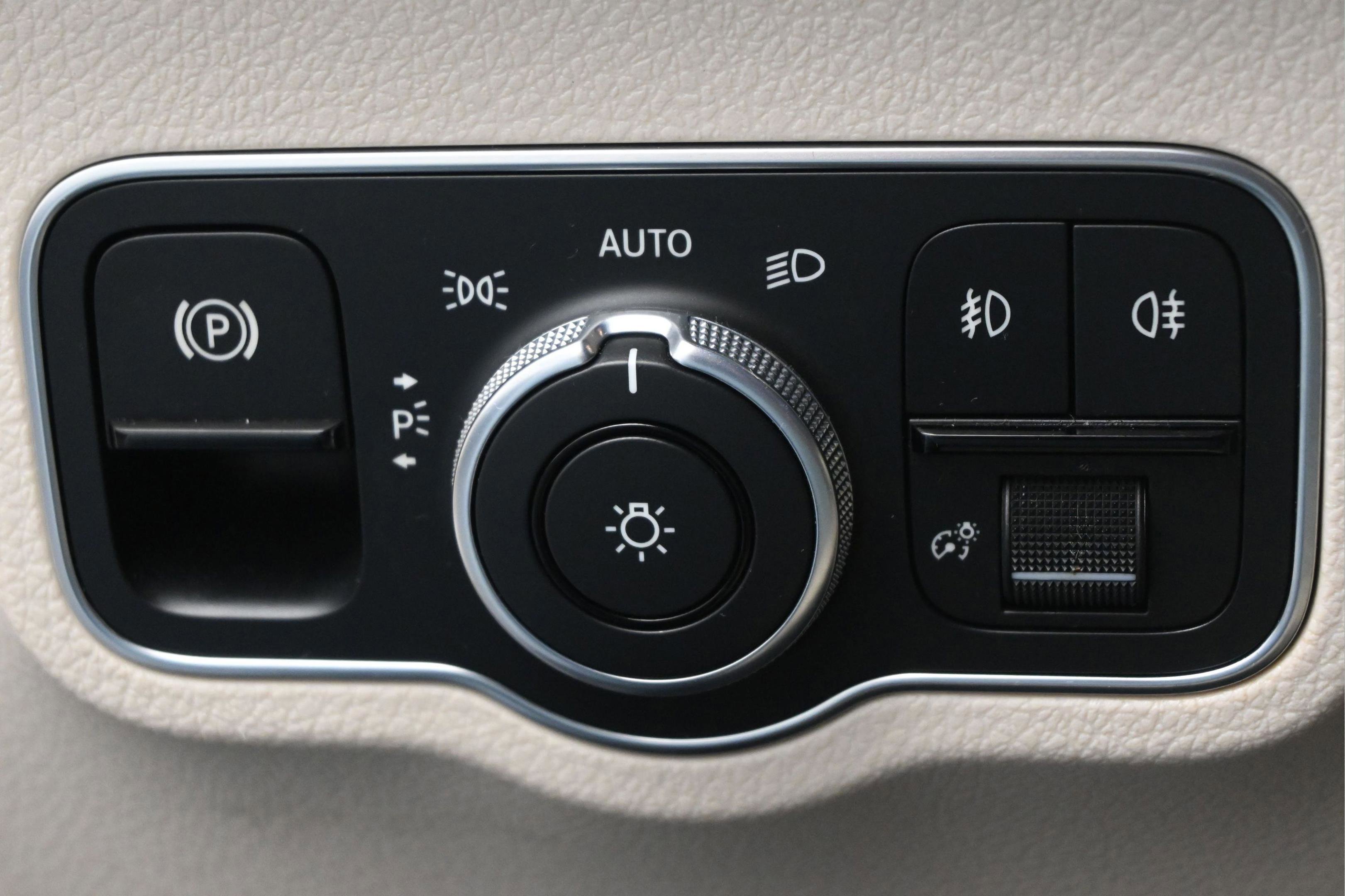 Used 2020 Mercedes-Benz GLB 250 image 24