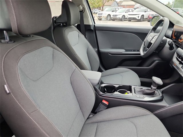 New 2025 Kia K4 LXS image 16