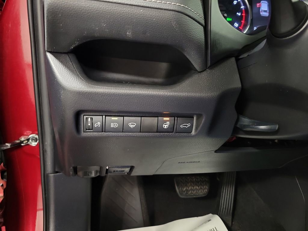 Used 2020 Toyota RAV4 XLE w/ Convenience Package image 22