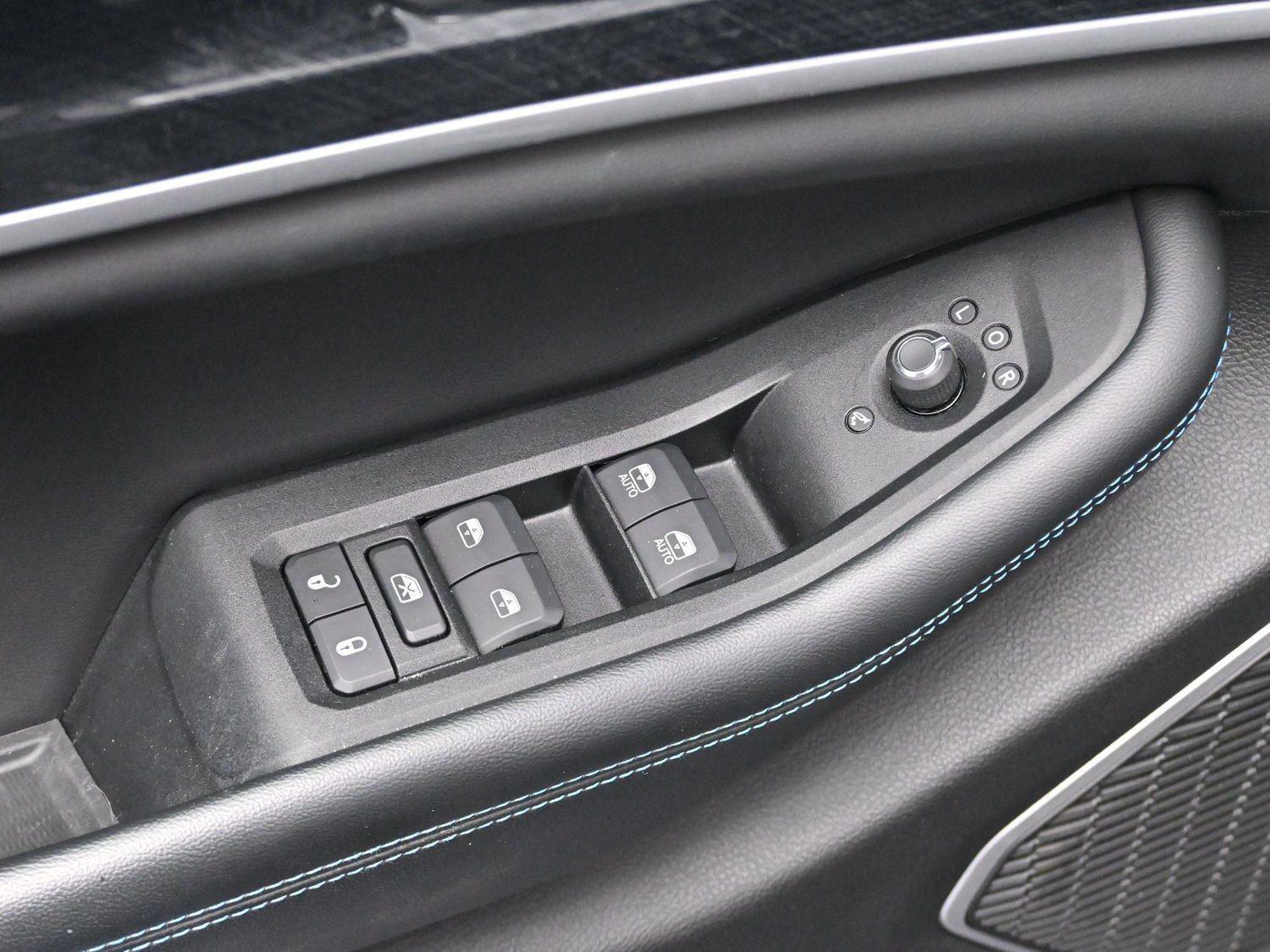 Used 2022 Jeep Grand Cherokee Trailhawk w/ Luxury Tech Group III AWD/4WD image 11