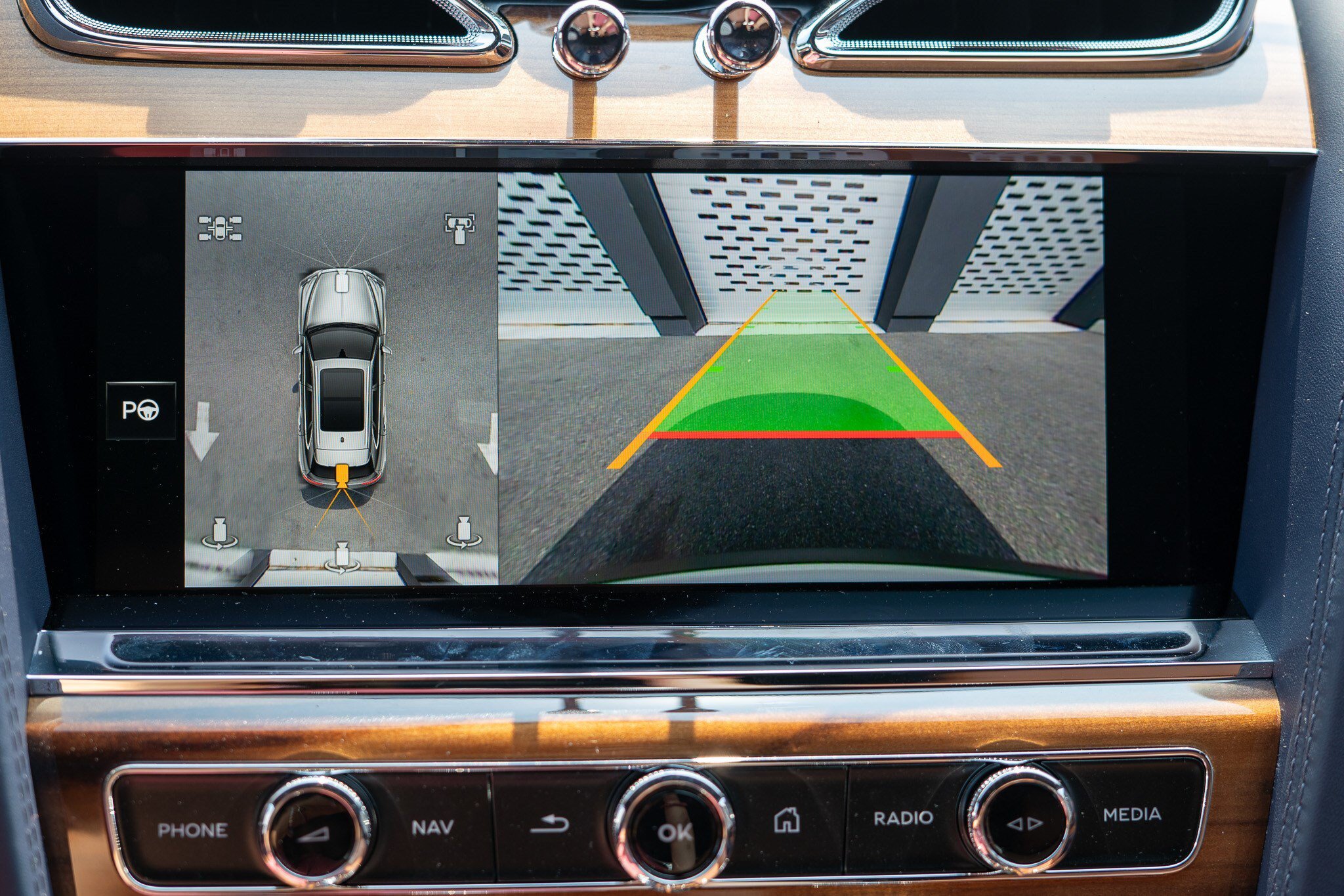 New 2026 Bentley Bentayga AWD/4WD image 23