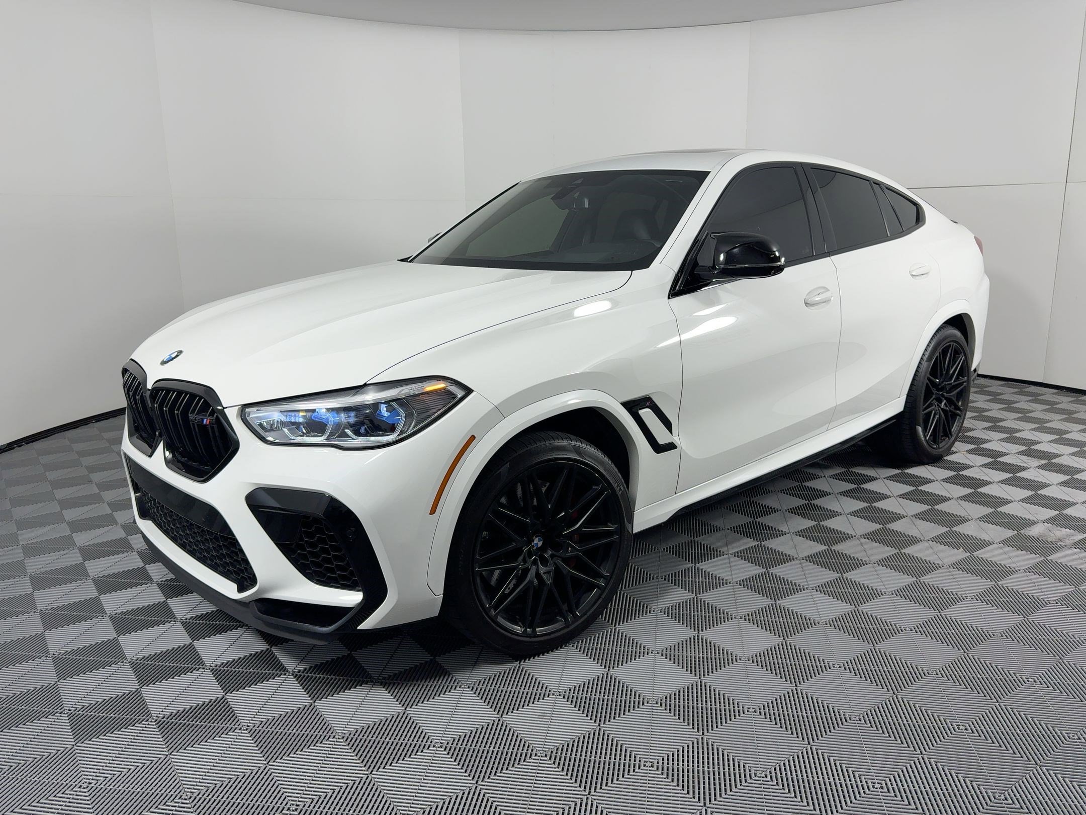 Used 2021 BMW X6 M w/ Competition Package image 1