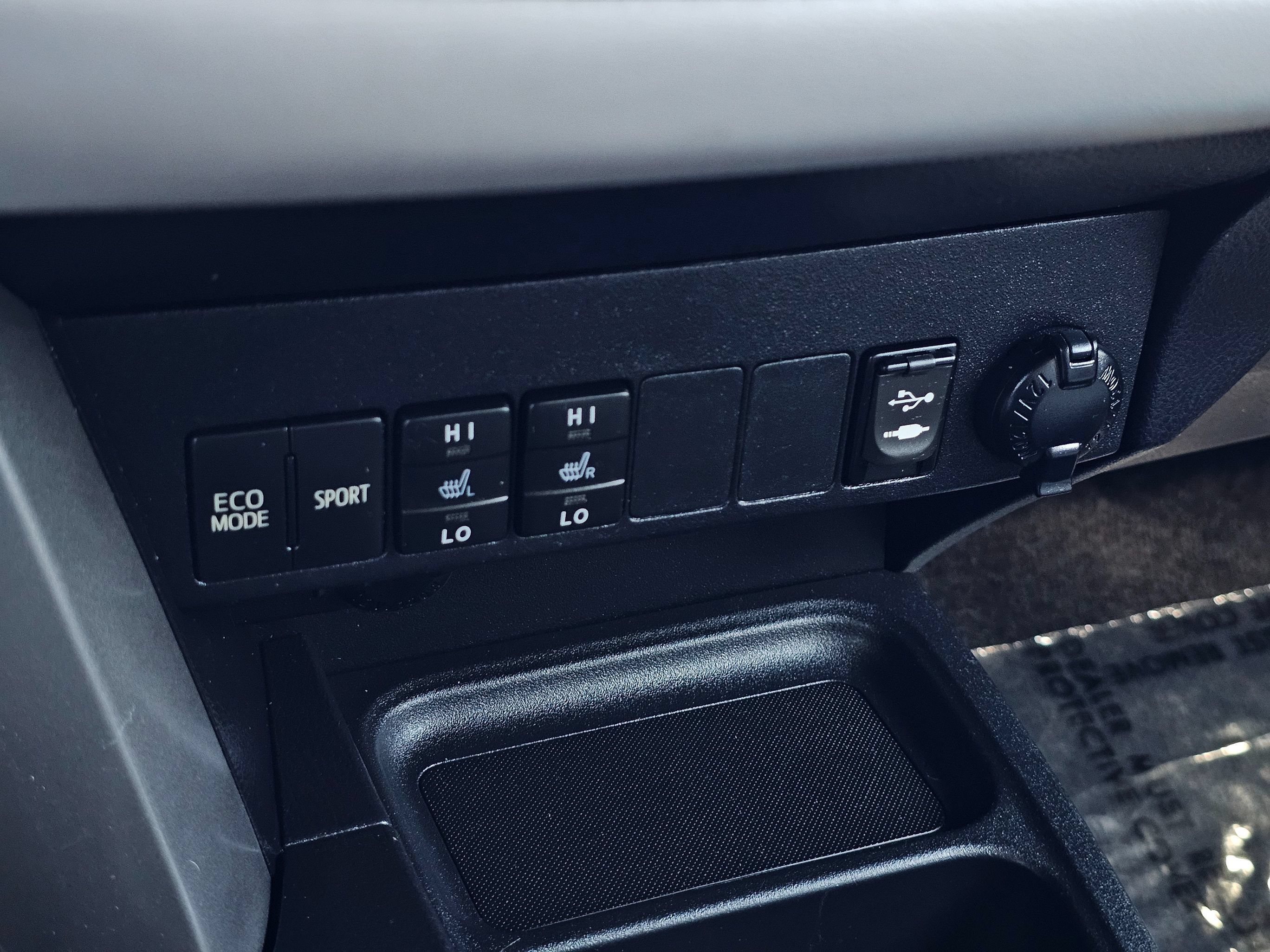 Used 2018 Toyota RAV4 Limited w/ Advanced Technology Package FWD image 38