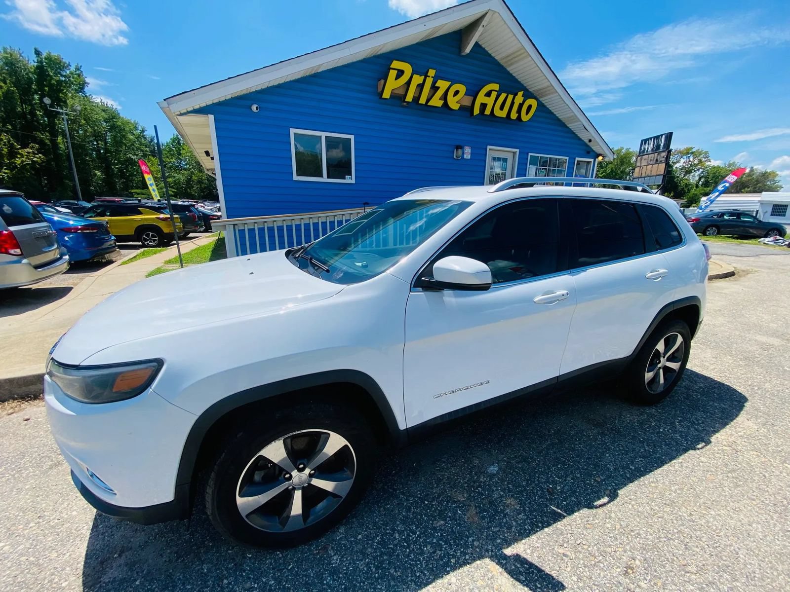 Used 2019 Jeep Cherokee Limited AWD/4WD image 2