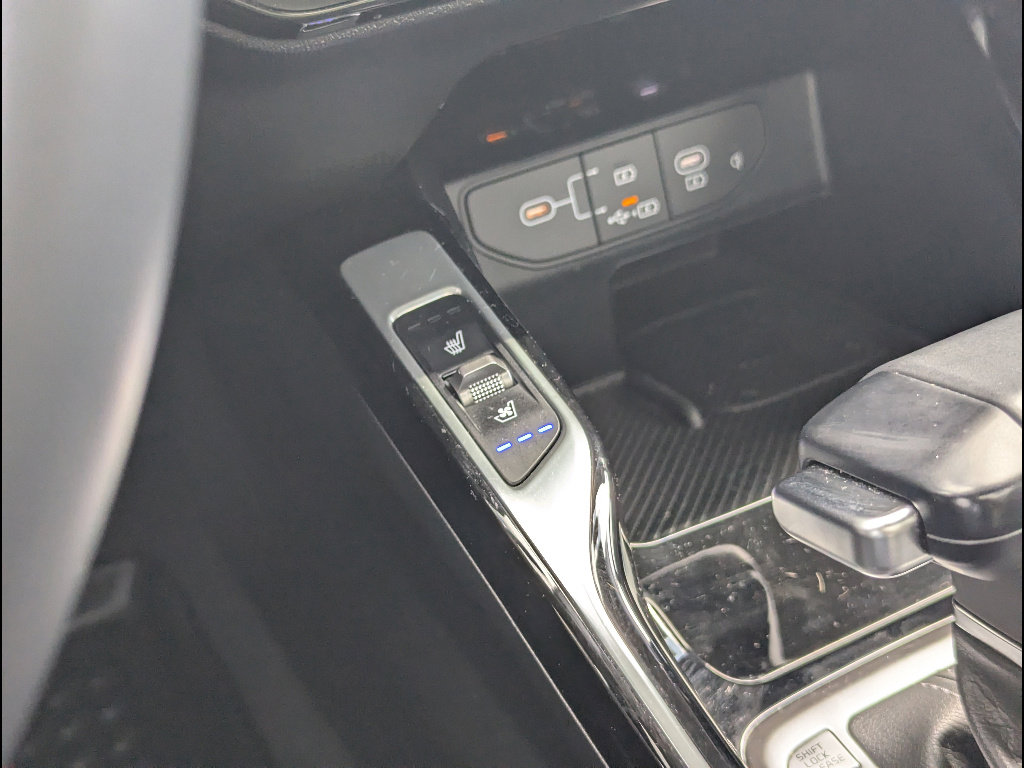 Used 2024 Kia Sorento SX image 35