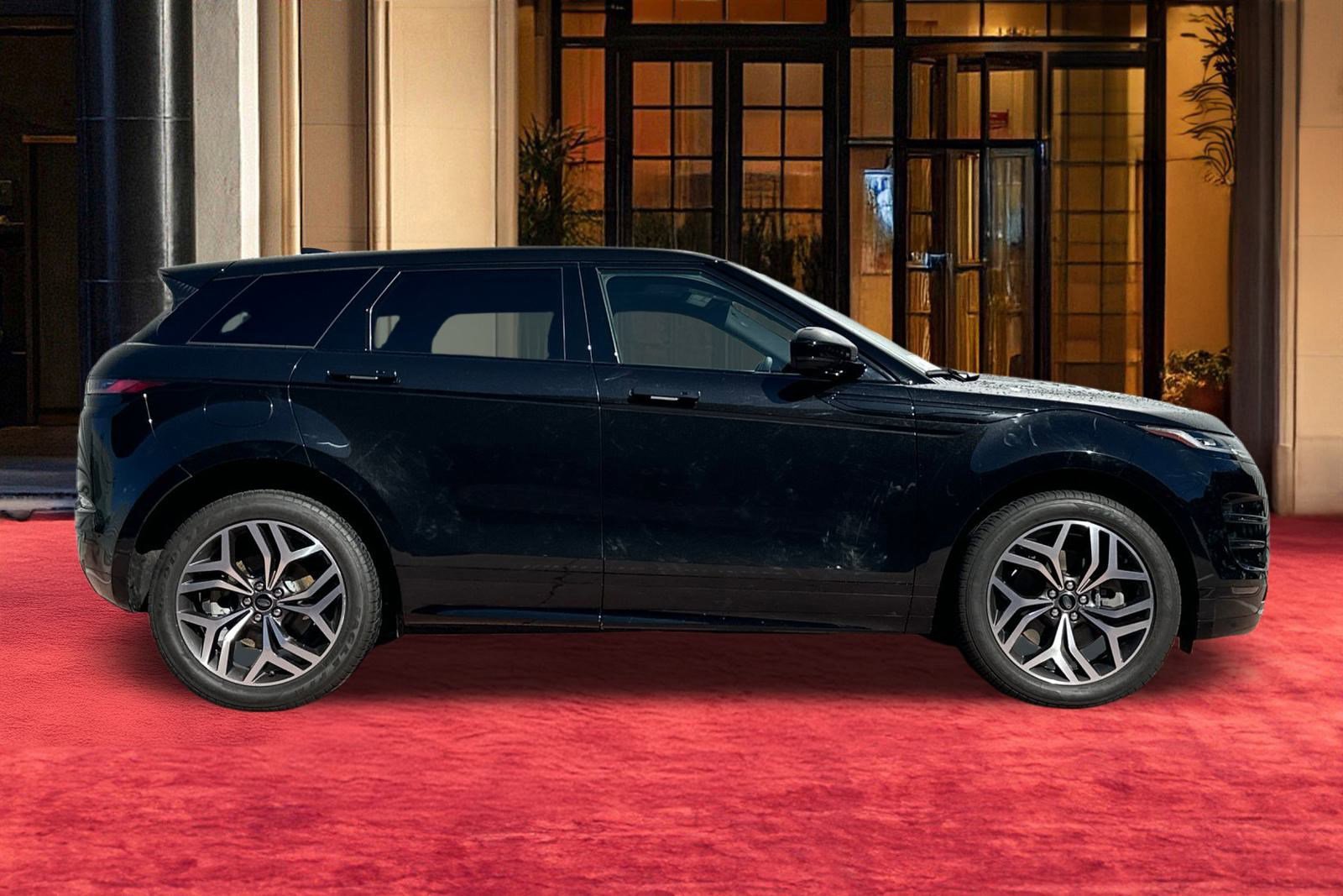 Used 2022 Land Rover Range Rover Evoque R-Dynamic SE image 9