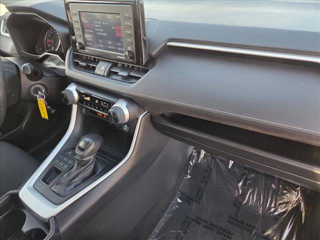 Used 2021 Toyota RAV4 LE image 20