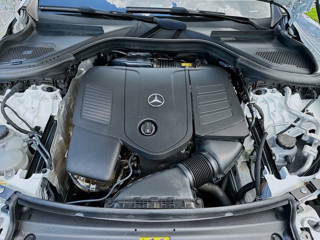 Used 2024 Mercedes-Benz GLC 300 image 32