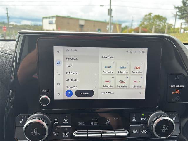 Used 2024 Toyota Highlander Limited image 22