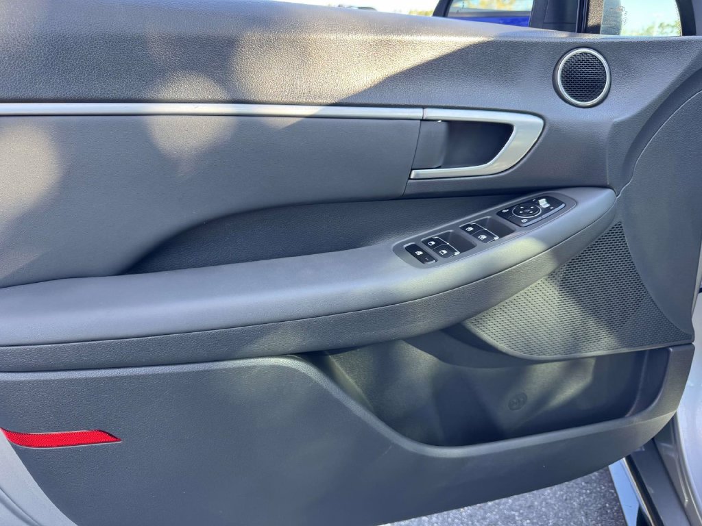 Used 2021 Hyundai Sonata SEL w/ Convenience Package FWD image 16