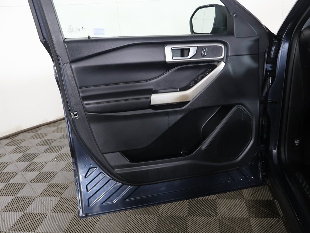 Used 2022 Ford Explorer XLT w/ Equipment Group 202A AWD/4WD image 23