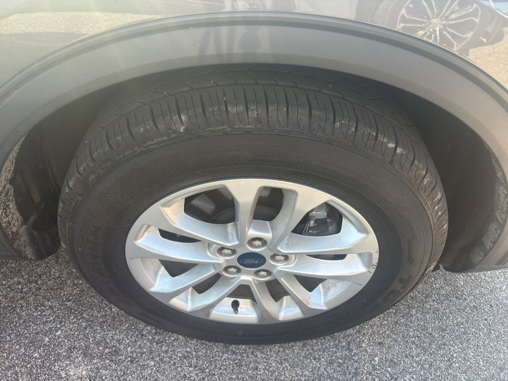 Used 2021 Ford Escape SE w/ Cold Weather Package AWD/4WD image 12