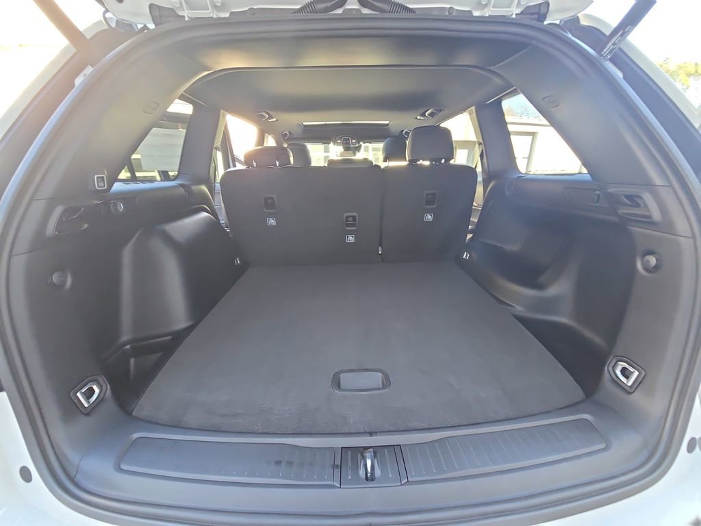 New 2025 Jeep Grand Cherokee Laredo image 13