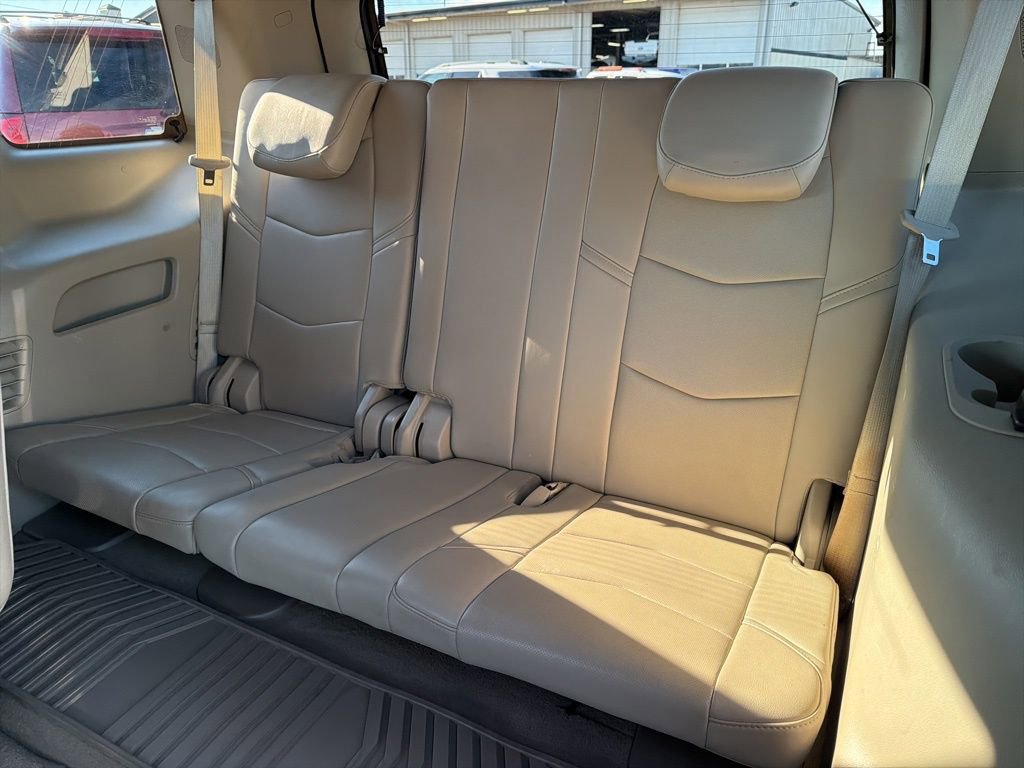 Used 2016 Cadillac Escalade Luxury image 25