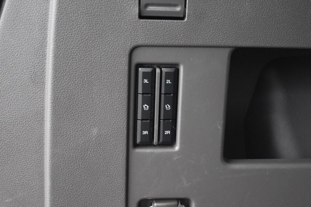 Used 2018 Ford Expedition Limited w/ Equipment Group 302A image 32