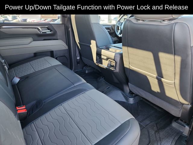 Used 2025 Chevrolet Silverado 2500 ZR2 w/ Technology Package image 31