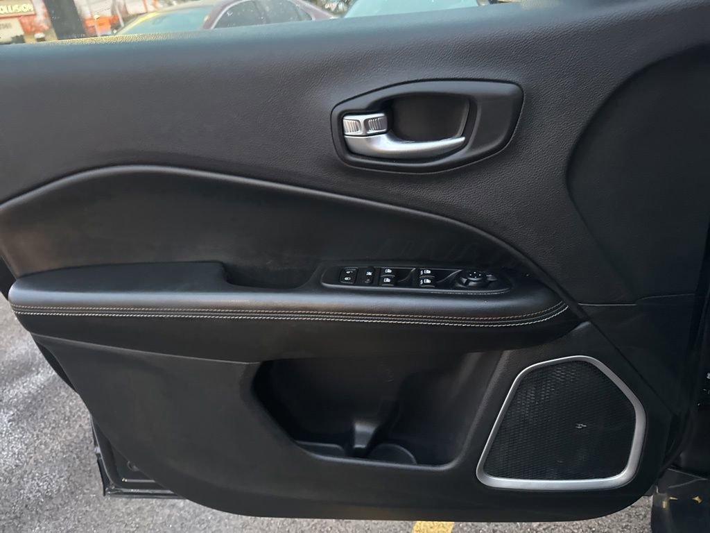 Used 2020 Jeep Compass Latitude w/ Popular Equipment Group image 9