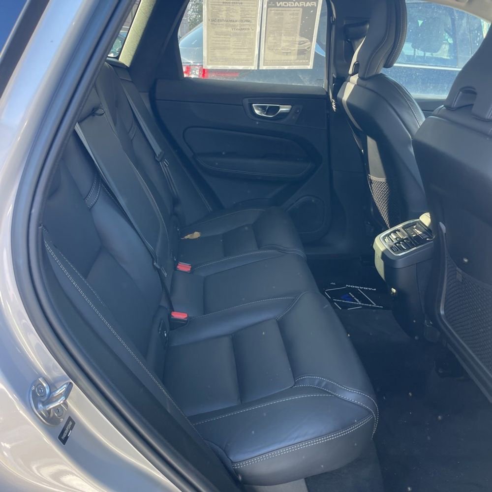 Used 2023 Volvo XC60 B6 Ultimate w/ Climate Package image 30
