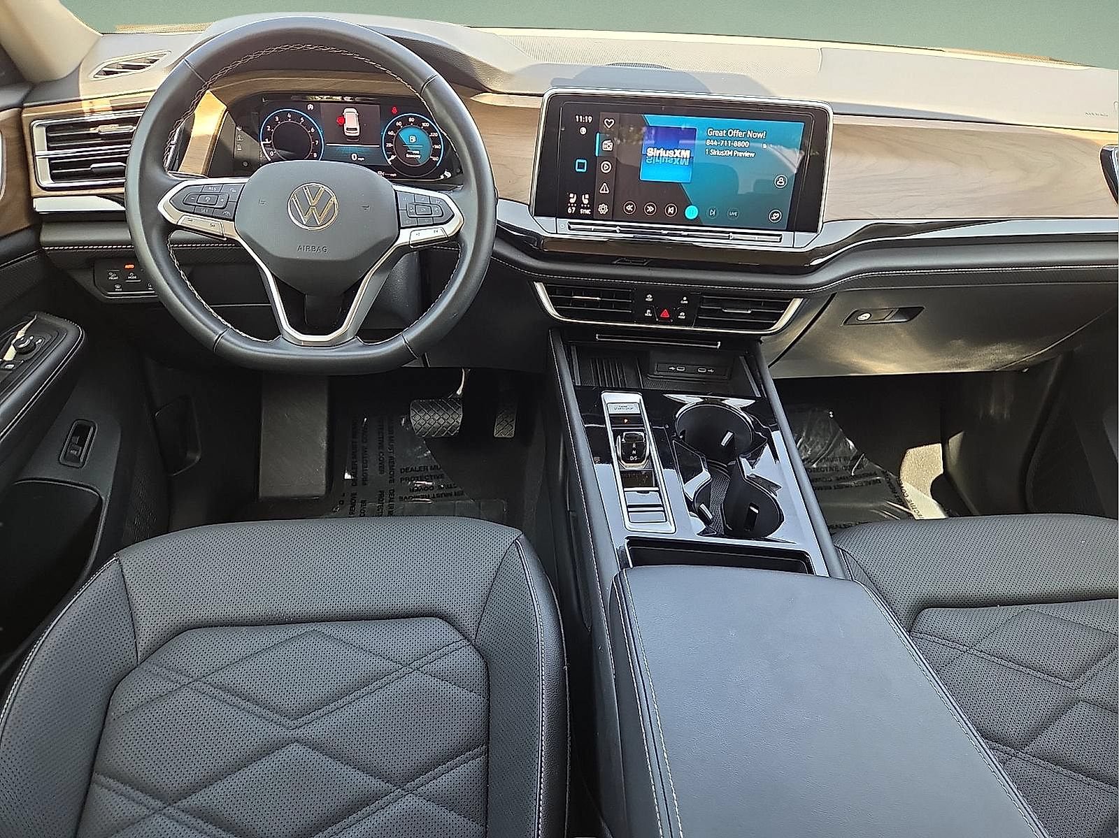 Used 2025 Volkswagen Atlas SE FWD image 12