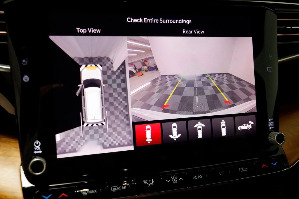 Used 2024 Jeep Grand Wagoneer L Series III image 11