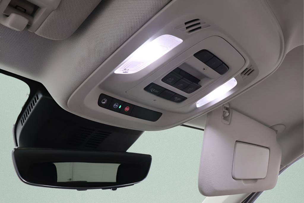 Used 2024 Buick Envision Avenir image 19