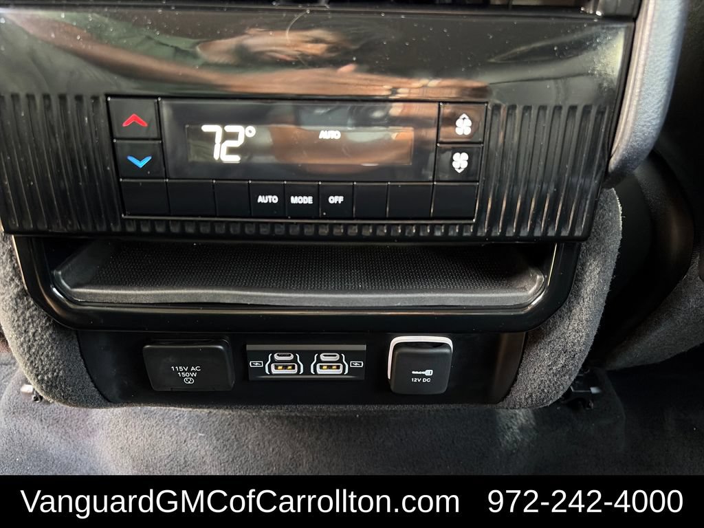 Used 2024 Jeep Wagoneer Series II w/ Flexible Seating Group RWD image 23